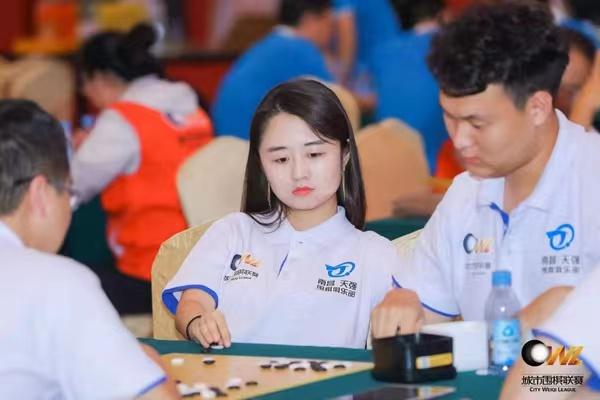 战鹰：以抽象直播风格崛起的围棋传播者与直播