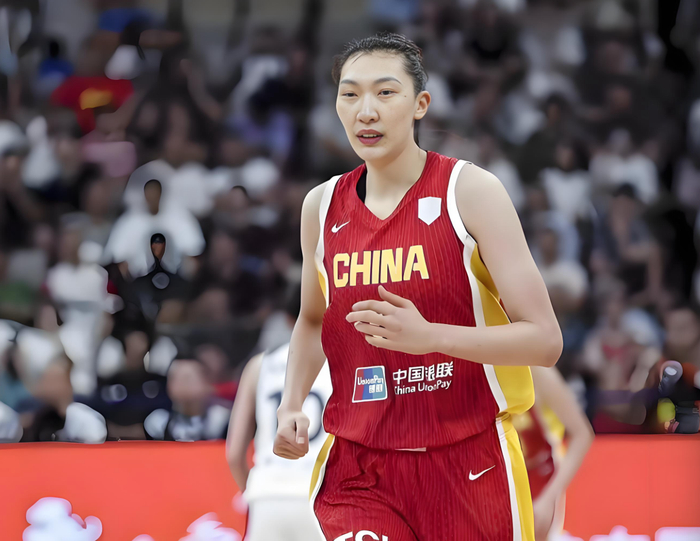 中国女篮末节关键先生王思雨独得9分助球队提前