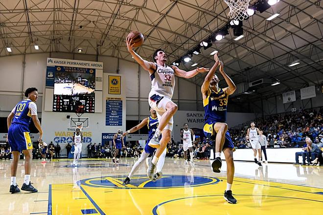 扎克-弗里曼特尔爆发砍下20+10 三双数据助圣迭戈