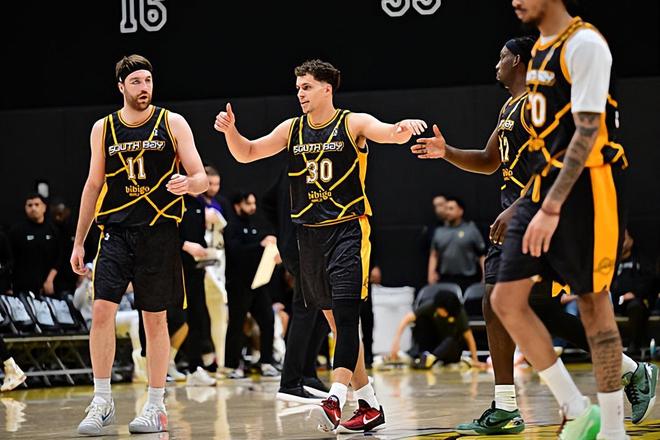 南湾湖人惨败斯托克顿国王 马尼恩单场6抢断创纪