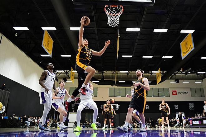 南湾湖人惨败斯托克顿国王 马尼恩单场6抢断创纪