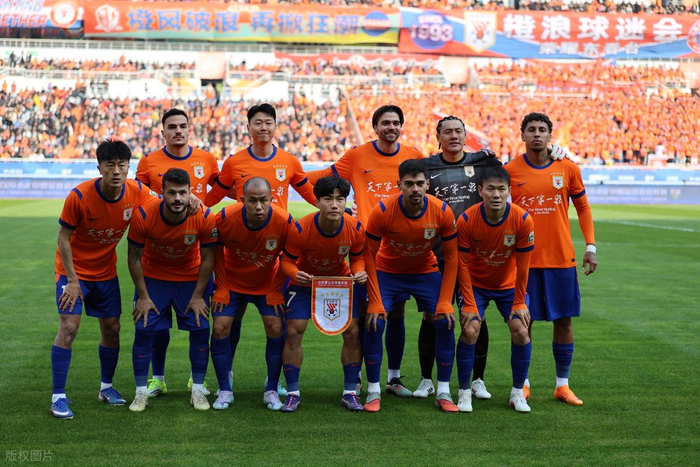 大连英博客场挑战山东泰山，转播平台与球员状